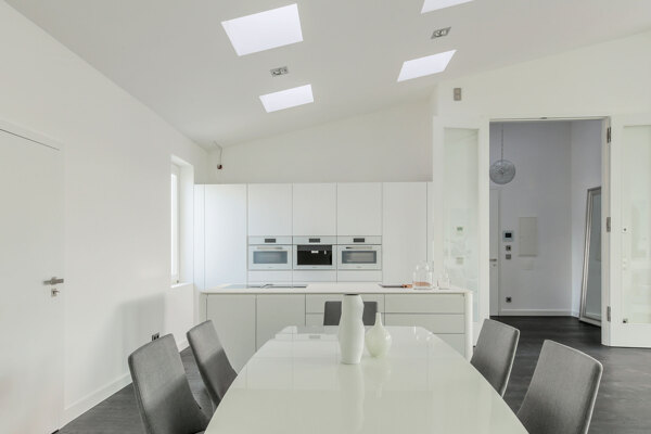 现代时尚客厅白色方形壁灯室内装修效果图