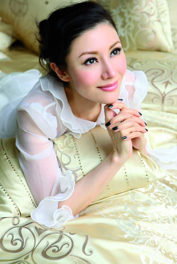 羅萊李嘉欣圖片