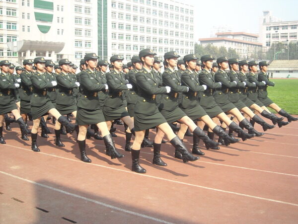 陆军女兵图片