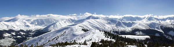 冬季雪山景观图片