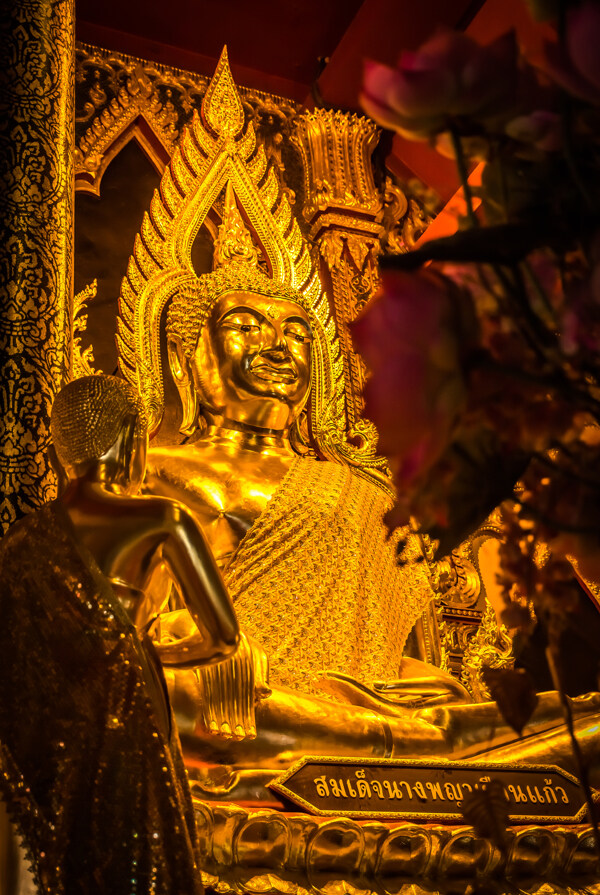 泰国寺庙金佛图片