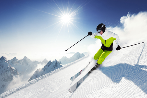 滑雪的运动男人图片