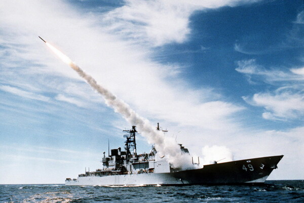 提康德罗加级导弹巡洋舰图片