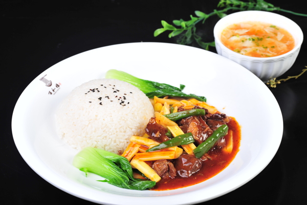 牛肉蓋澆飯圖片