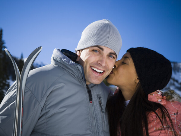 滑雪情侣图片