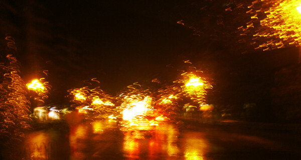 雨夜霓虹