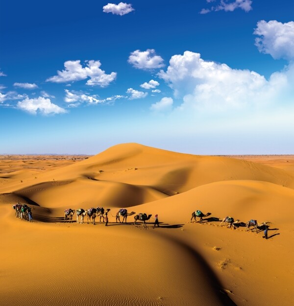 沙漠蓝天白云图片