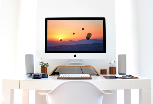 书房办公场景下苹果iMac台式电脑样机机样