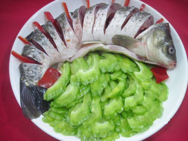 苦瓜焖鱼图片