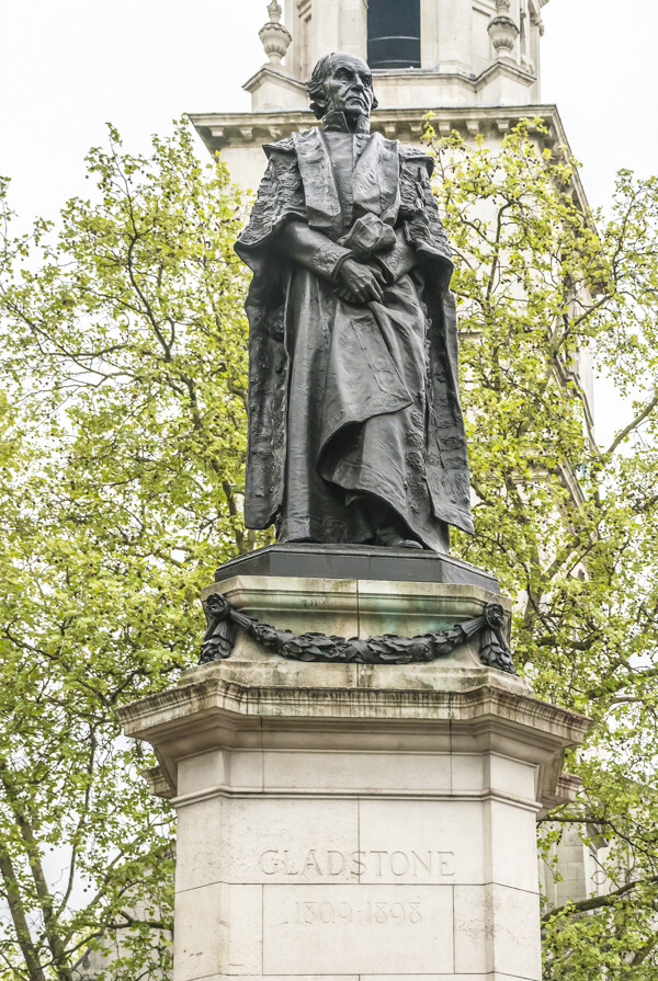 伦敦街头的雕像