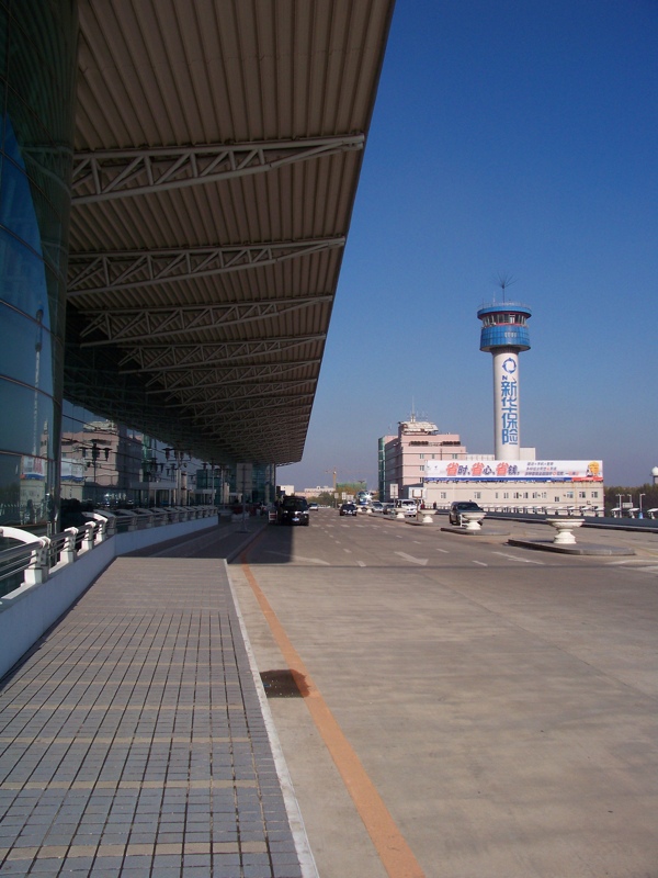 沈阳桃仙机场停车平台图片