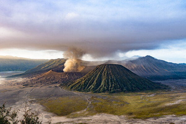 婆羅摩火山