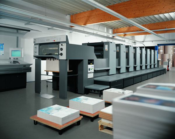 海德堡8色印刷机器图片