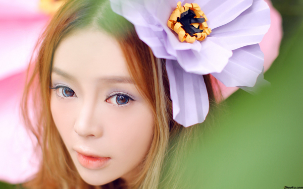 鮮花與美女?dāng)z影圖片