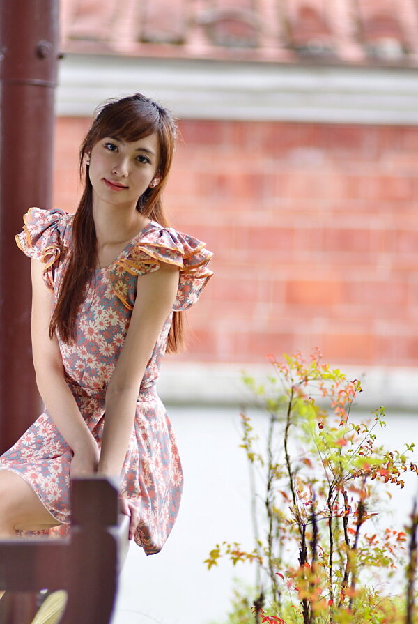 碎花裙美女圖片