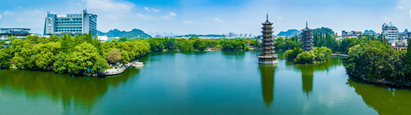 全景图拍摄桂林景区日月双塔