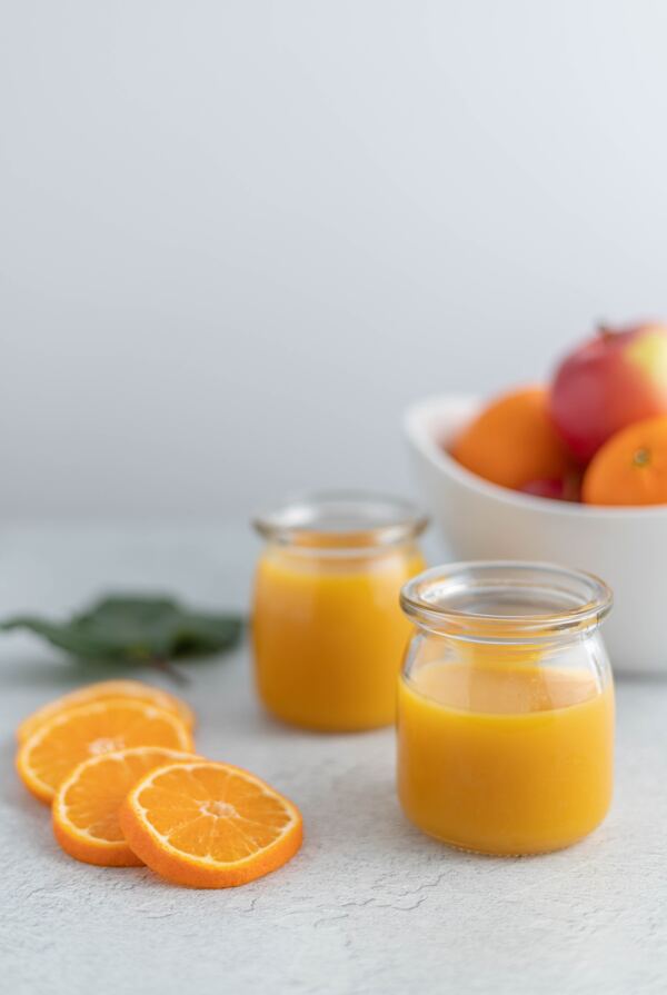 新鲜橙汁玻璃灌装