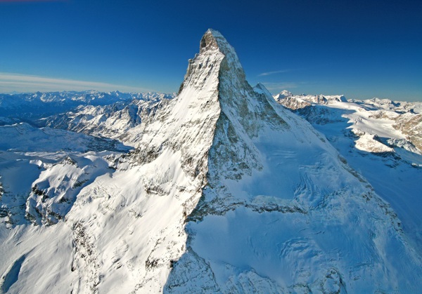 高山冬天瑞士阿尔卑斯山雪