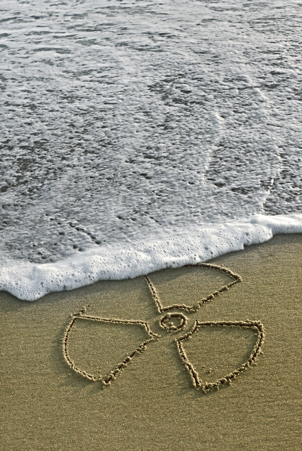 沙滩上的核辐射标志图片