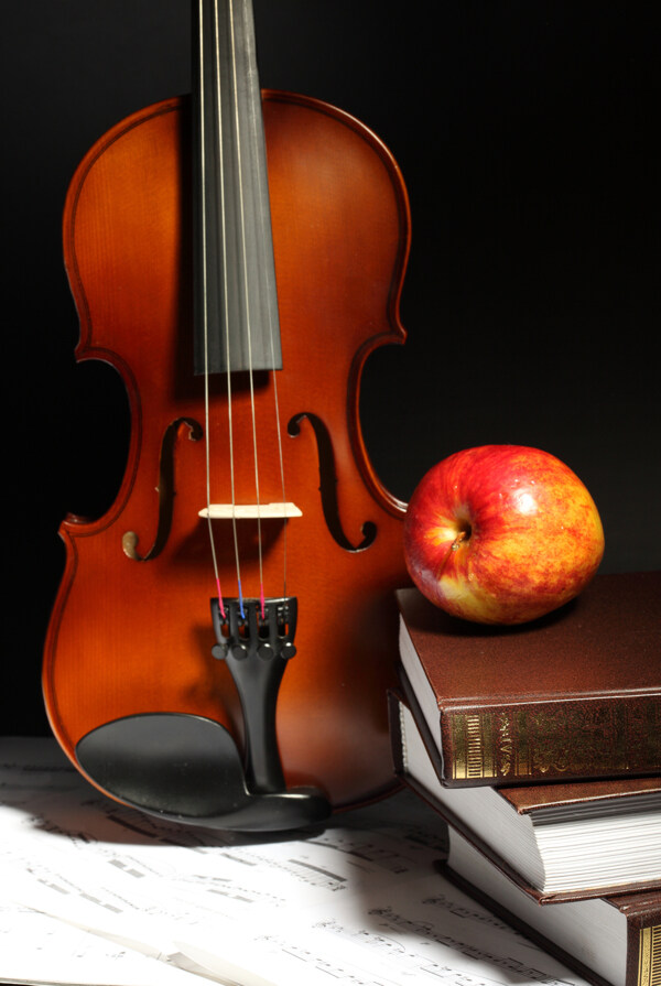 小提琴苹果图片