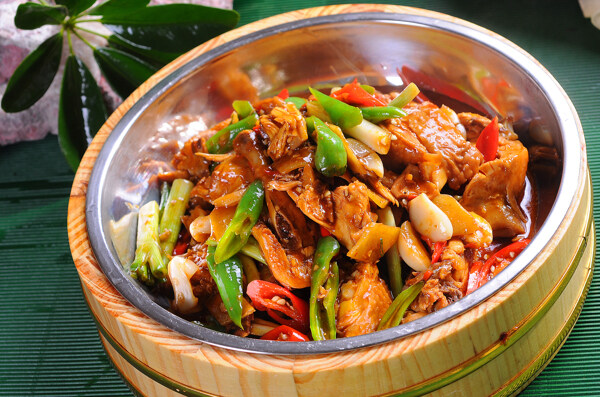 財魚炒雞