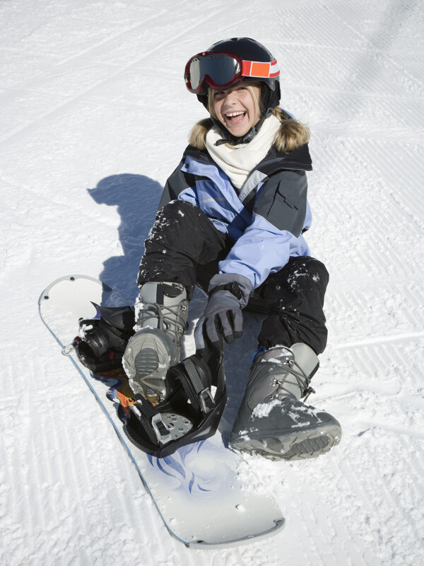 滑雪板上的女孩图片