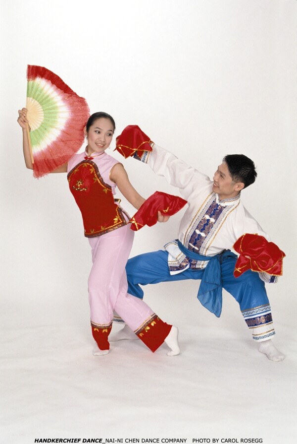 中国传统文化表演艺术瑰宝节庆华人华裔舞蹈扇手绢图片