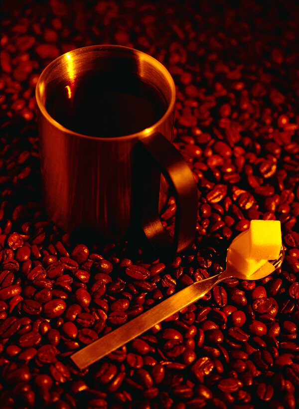 咖啡与咖啡豆特写图片