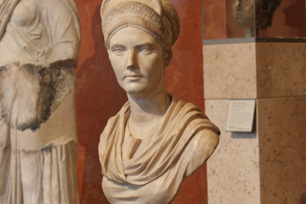 法国卢浮宫埃及古希腊雕塑妇女像
