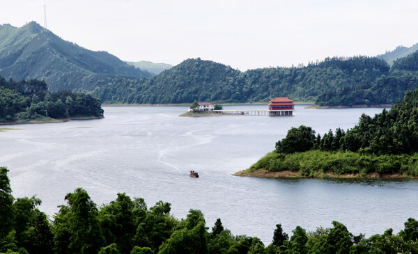 三圣湖图片