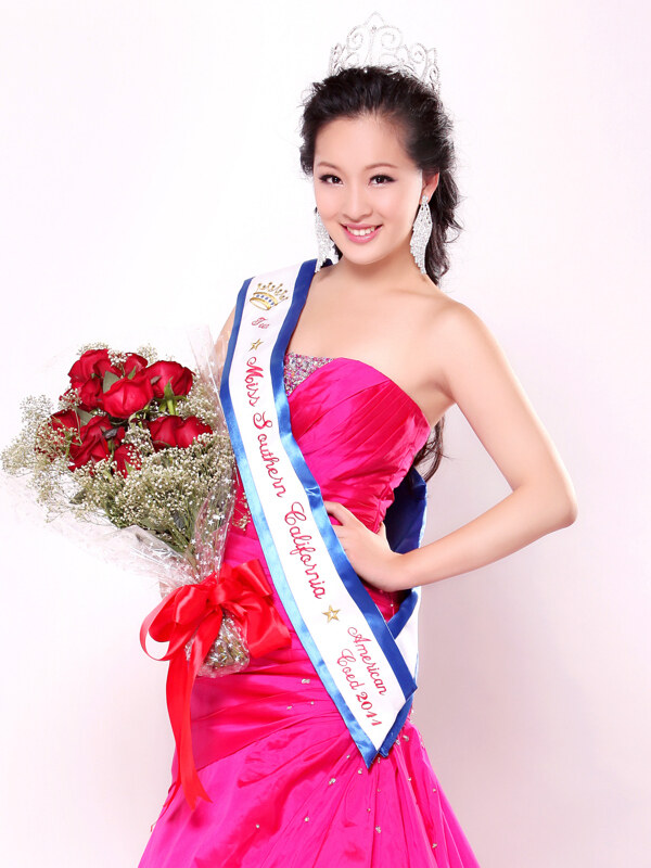 崔安娜美国华裔小姐冠军获奖照图片
