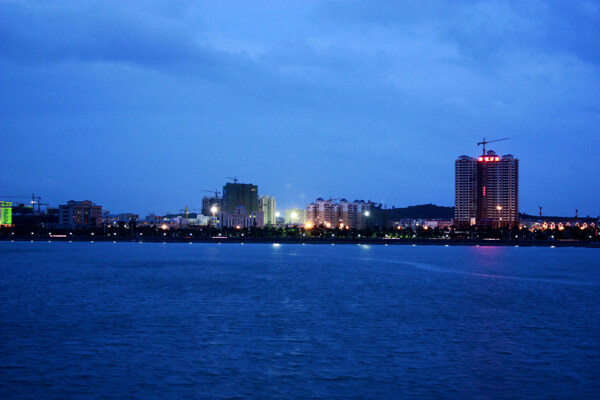 海港的夜图片