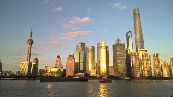 上海黄昏城市