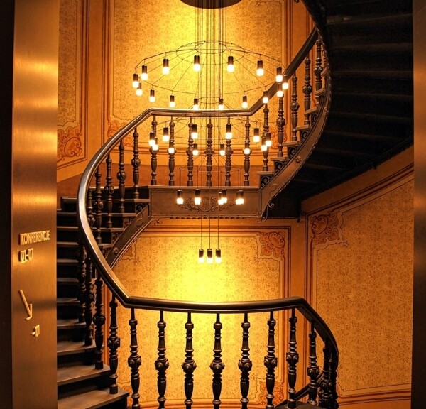 古典豪华楼梯