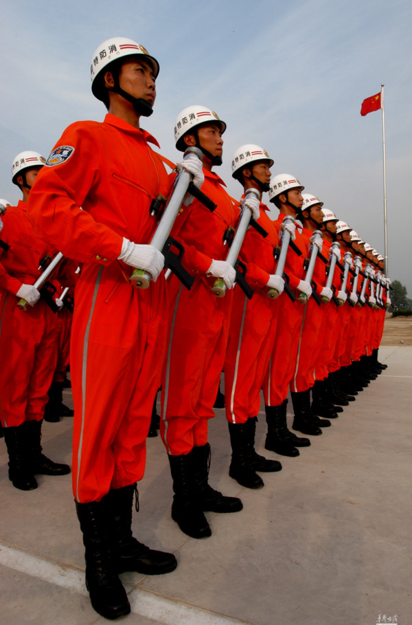 中国消防兵图片