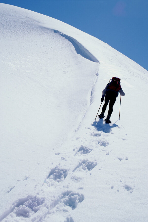 攀登雪山