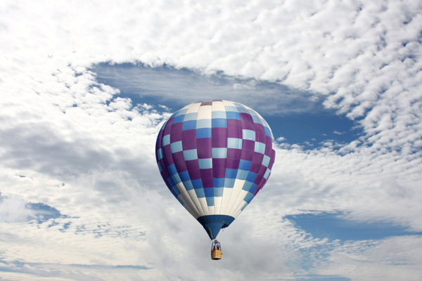 热气球升空摄影图片