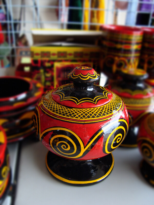 彝族漆器汤罐图片