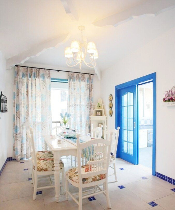 地中海风格餐厅窗帘蓝色移门样式装修效果图