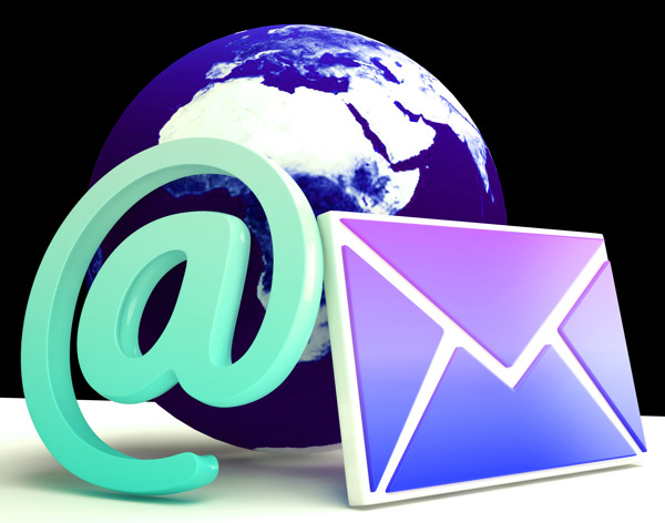 电子邮件显示世界的全球通信网络