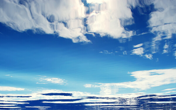 蓝色天空清新背景飘动云彩