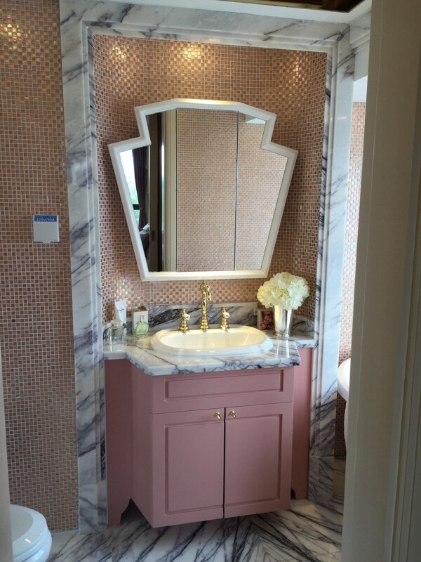 粉色系卫浴室内设计家装效果图
