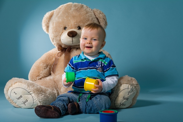 玩具熊和儿童图片