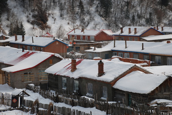 乡村雪景图片