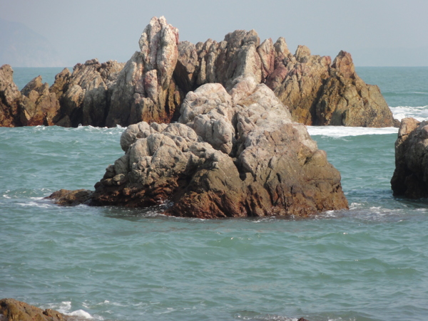 海里的石头