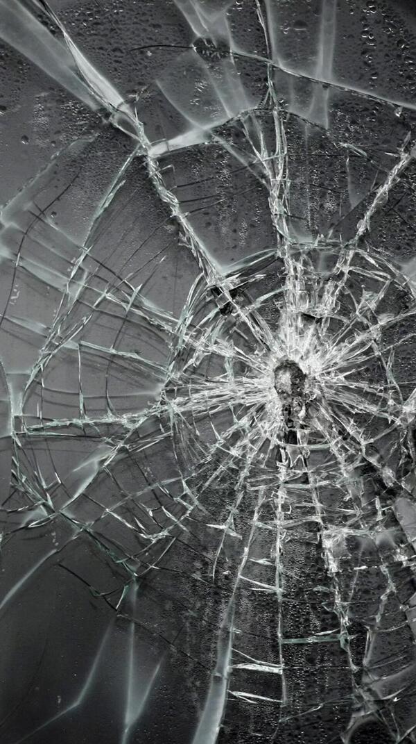蜘蛛网裂纹碎屏玻璃