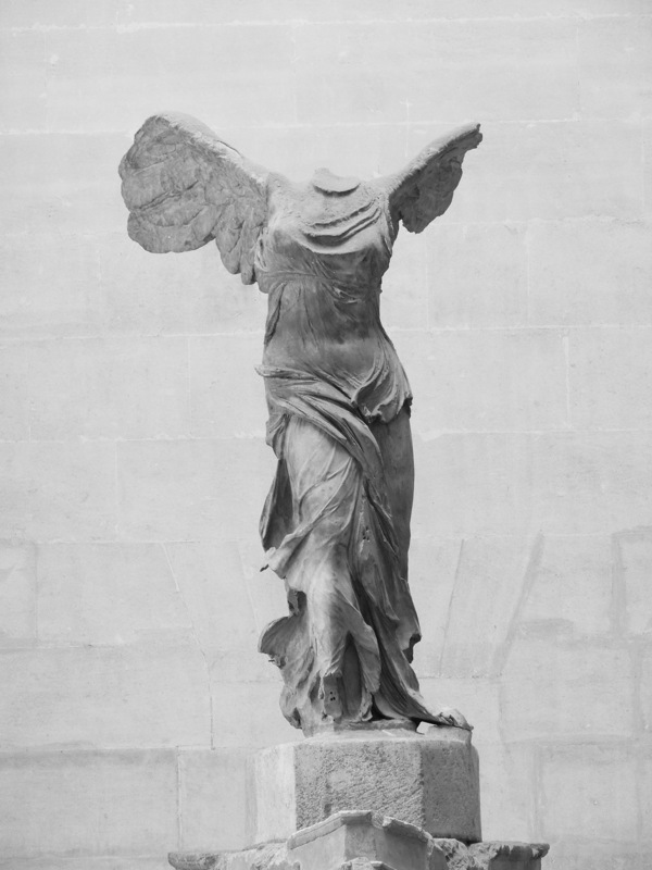卢浮宫胜利女神雕像图片