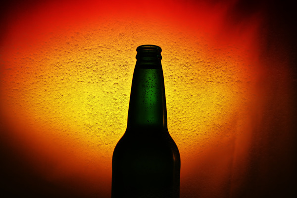 啤酒瓶啤酒泡沫纹理对抽象