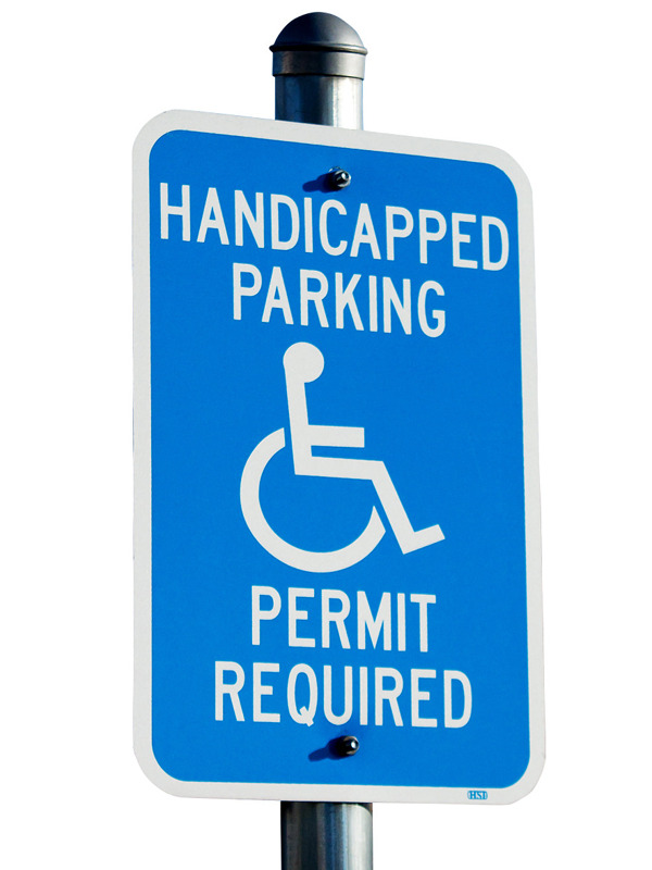 残疾人专用的停车标志牌