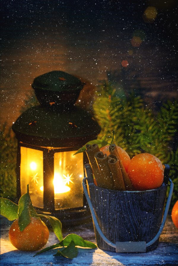 木桶里的橘子与灯